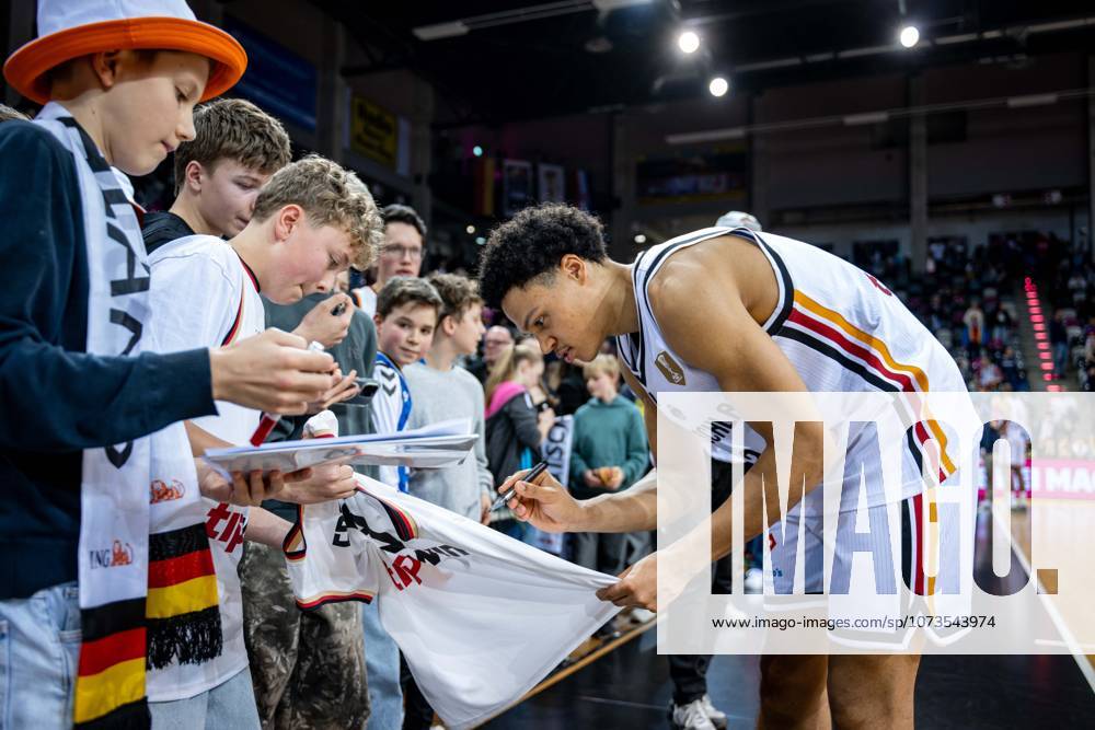 Basketball Bonn 01 03 2026 FIBA Basketball World Cup 2027 European Qualifiers Germany GER Croatia CRO Jack Kayil Germany, No 02 with fans Autograph