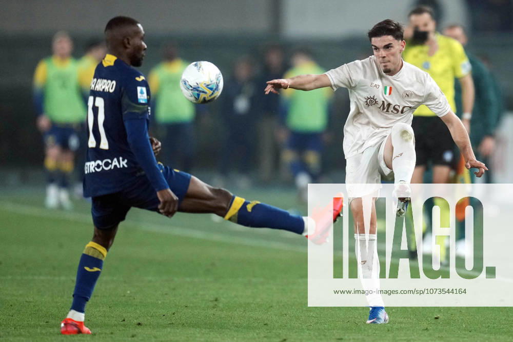 VERONA , ITALY -MARCH 1 ,Miguel Gutierrez of SSC Napoli Akpa Akpro (verona)during the match between Verona and SSC Napoli at stadio Bentegodi march 1, 2026 in Verona , Italy
