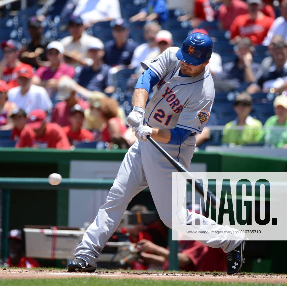 Washington, District of Columbia, U.S. - New York Mets right fielder LUCAS DUDA (21) doubles in the second inning against the Washington Nationals at Nationals Park. MLB Baseball Herren USA 2012 - Mets vs. Nationals - ZUMAm67