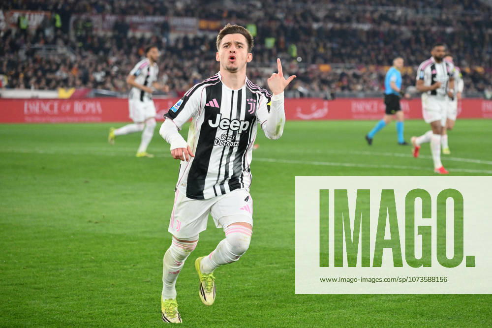 Foto IPP Roberto Ramaccia Roma 1 3 2026 Campionato di Calcio Serie A 2025 2026 Roma vs Juventus Nella foto Francisco Conceicao esulta dopo aver segnato il gol del 1-1 Italy Photo Press - World Copyright Roma italy Italia ITALY