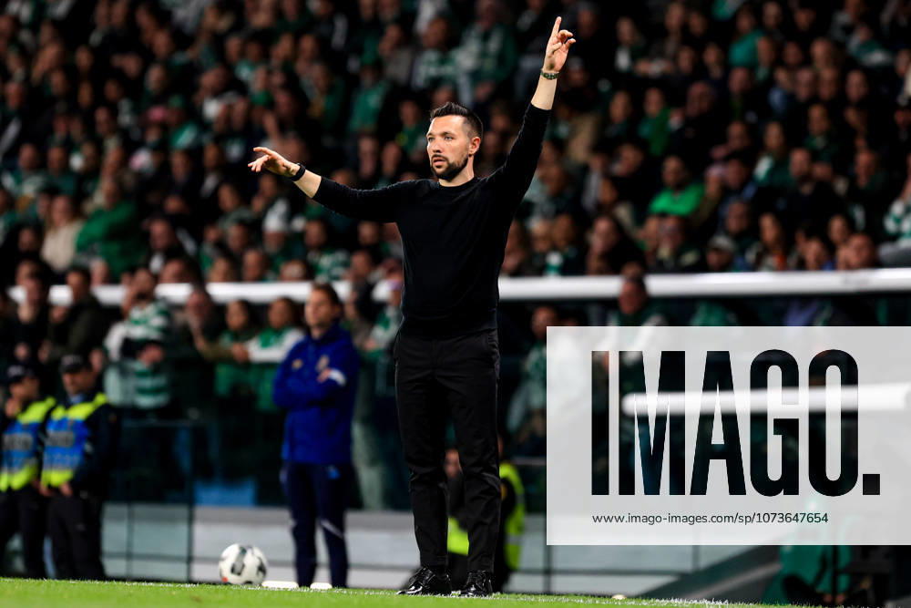 Sporting CP v FC Porto - Portuguese Cup Semi-Final 1st leg Francesco Farioli of FC Porto reacts during the Taca de Portugal 2025 26 match between Sporting CP and FC Porto at the Estadio Jose Alvalade in Lisbon, Portugal, on March 3, 2026. Lisbon Lisboa Portugal