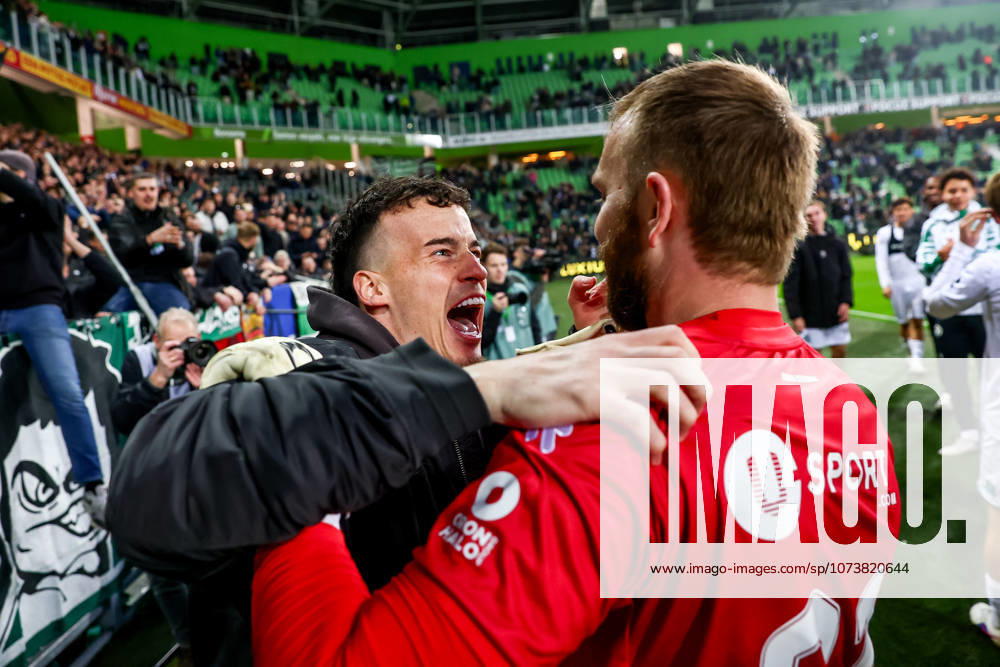 2026-03-07 FC Groningen v Ajax - Dutch Eredivisie GRONINGEN, NETHERLANDS - MARCH 7: Goalkeeper Etienne Vaessen of FC Groningen celebrate the win with Goalkeeper Hidde Jurjus of FC Groningen during the Dutch Eredivisie match between FC Groningen and Ajax at Stadion Euroborg on March 7, 2026 in Groningen, Netherlands. Groningen Stadion Euroborg Netherlands Content not available for redistribution in The Netherlands directly or indirectly through any third parties.