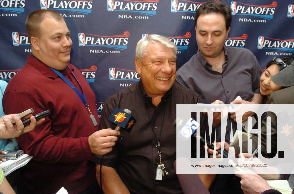 Golden State Warriors head coach DON NELSON laughs during an interview at the Warriors practice facility in Oakland on Wednesday May 16, 2007 following their loss against the Utah Jazz on Tuesday which eliminated them from the NBA, Basketball Herren, USA playoffs. (Sean Connelley The Oakland Tribune) OAKLAND CA USA