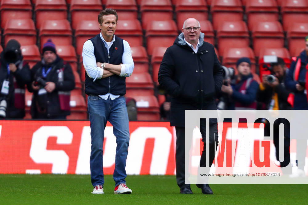 Wrexham v Chelsea, Emirates FA Cup Ryan Reynolds, Co-owner of Wrexham talks to Shaun Harvey, Club Director of Wrexham ahead of the Wrexham v Chelsea Emirates FA Cup match at the STÅK Cae Ras, Wrexham, Wales on 7 March 2026 Credit: Luke Williams Every Second Media Editorial use only. All images are copyright Every Second Media Limited. No images may be reproduced without prior permission. All rights reserved. Premier League and Football League images are subject to licensing agreements with Football DataCo Limited. see https: www.football-dataco.com