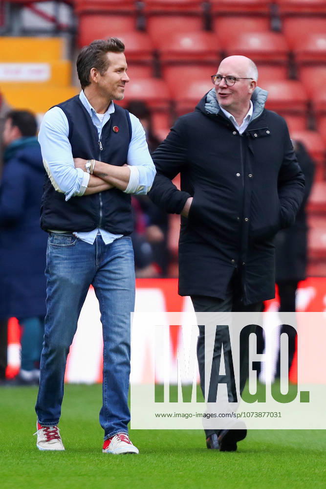 Wrexham v Chelsea, Emirates FA Cup Ryan Reynolds, Co-owner of Wrexham talks to Shaun Harvey, Club Director of Wrexham ahead of the Wrexham v Chelsea Emirates FA Cup match at the STÅK Cae Ras, Wrexham, Wales on 7 March 2026 Credit: Luke Williams Every Second Media Editorial use only. All images are copyright Every Second Media Limited. No images may be reproduced without prior permission. All rights reserved. Premier League and Football League images are subject to licensing agreements with Football DataCo Limited. see https: www.football-dataco.com