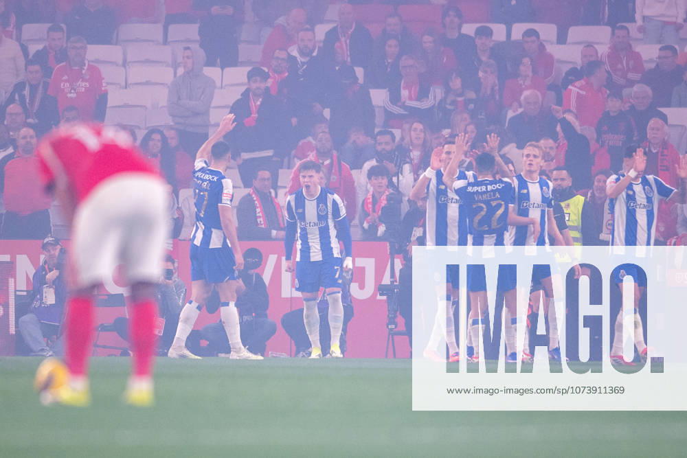 LISBOA, PORTUGAL - MARCH 08: OSKAR PIETUSZEWSKI from FC Porto is seen celebrating his goal during the Liga Portugal Betclic 2025 26 League match between SL Benfica and FC Porto, at Estadio do Lisboa e Benfica on March 08, 2026 in Lisboa, Portugal Lisboa Portugal - ZUMAl192 20260308_zsp_l192_032