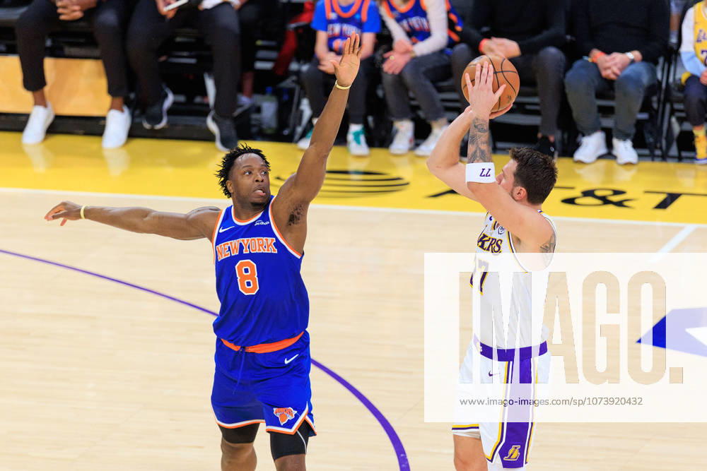 Luka Doncic 77 of the Los Angeles Lakers puts up a shot over OG Anunoby 8 of the New York Knicks during a regular season NBA, Basketball Herren, USA game on Sunday March 8, 2026 at Crypto.com Arena in Los Angeles, California. JAVIER ROJAS PI Los Angeles USA - ZUMAp124 20260308_zaa_p124_003