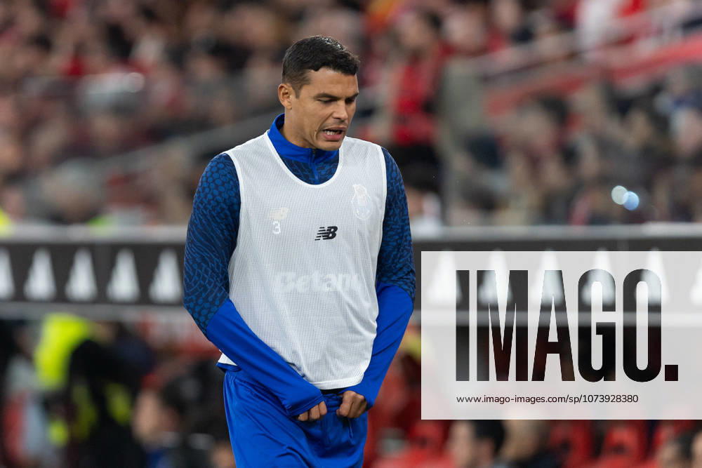 Porto defender from Brazil THIAGO SILVA (3) in action during the game for Liga Portugal Betclic between Benfica and Porto at Estadio da Luz Lisbon Portugal - ZUMAs359 20260308_zsp_s359_154