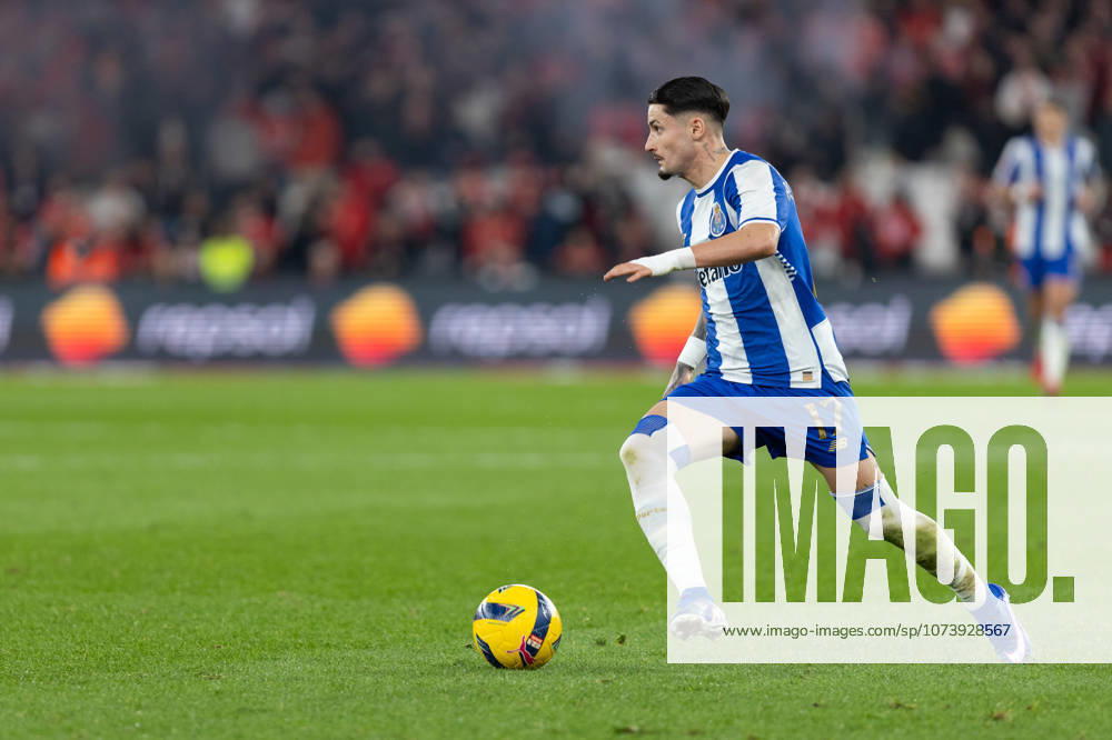Porto forward from Spain BORJA SAINZ (17) in action during the game for Liga Portugal Betclic between Benfica and Porto at Estadio da Luz Lisbon Portugal - ZUMAs359 20260308_zsp_s359_175