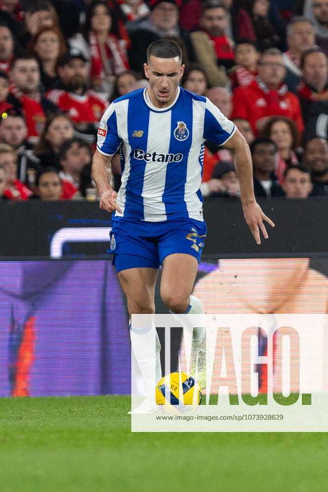 Porto forward from Turkey DENIZ GUL (27) in action during the game for Liga Portugal Betclic between Benfica and Porto at Estadio da Luz Lisbon Portugal - ZUMAs359 20260308_zsp_s359_191