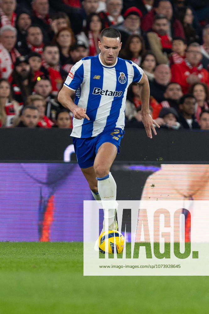 Porto forward from Turkey DENIZ GUL (27) in action during the game for Liga Portugal Betclic between Benfica and Porto at Estadio da Luz Lisbon Portugal - ZUMAs359 20260308_zsp_s359_192