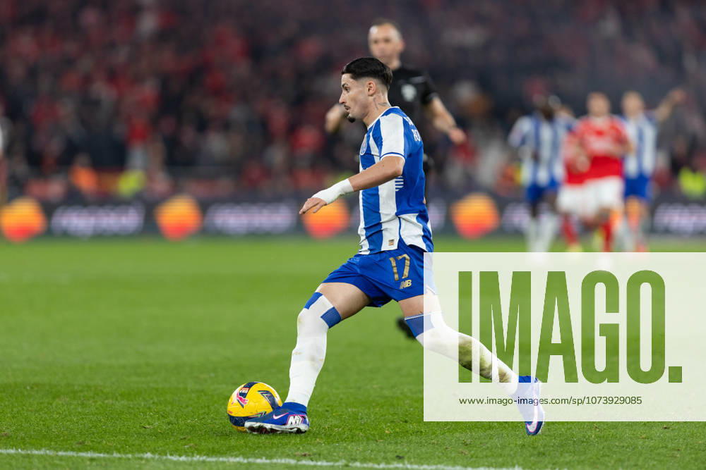 Porto forward from Spain BORJA SAINZ (17) in action during the game for Liga Portugal Betclic between Benfica and Porto at Estadio da Luz Lisbon Portugal - ZUMAs359 20260308_zsp_s359_216