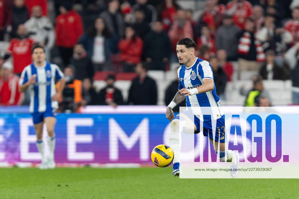 Porto forward from Spain BORJA SAINZ (17) in action during the game for Liga Portugal Betclic between Benfica and Porto at Estadio da Luz Lisbon Portugal - ZUMAs359 20260308_zsp_s359_218