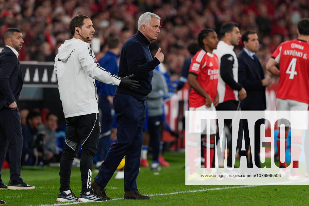 Jose Mourinho, SL Benfica Coach, (C) seen in action during Liga Portugal Betclic football match between SL Benfica and FC Porto at Estadio da Luz..Final score: SL Benfica 2:2 FC Porto Lisbon Portugal - ZUMAs197 20260308_aaa_s197_367