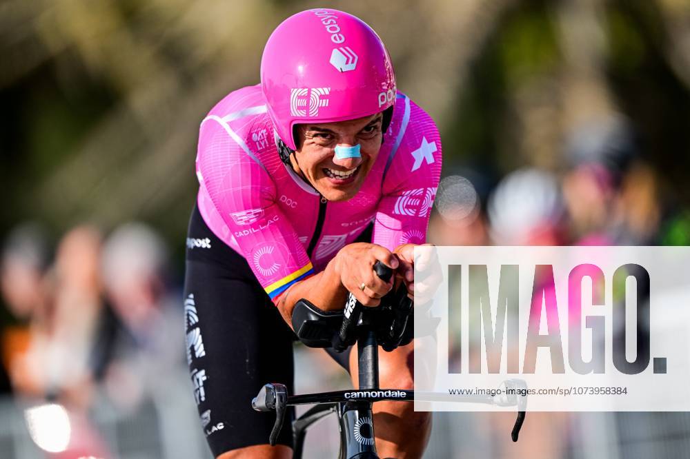 Ecuadorian Richard Carapaz of EF Education-EasyPost pictured in action during the first stage of the Tirreno-Adriatico cycling race, a 11,5km individual time trial in Lido di Camaiore, Italy, Monday 09 March 2026. DIRKxWAEM x166965915x