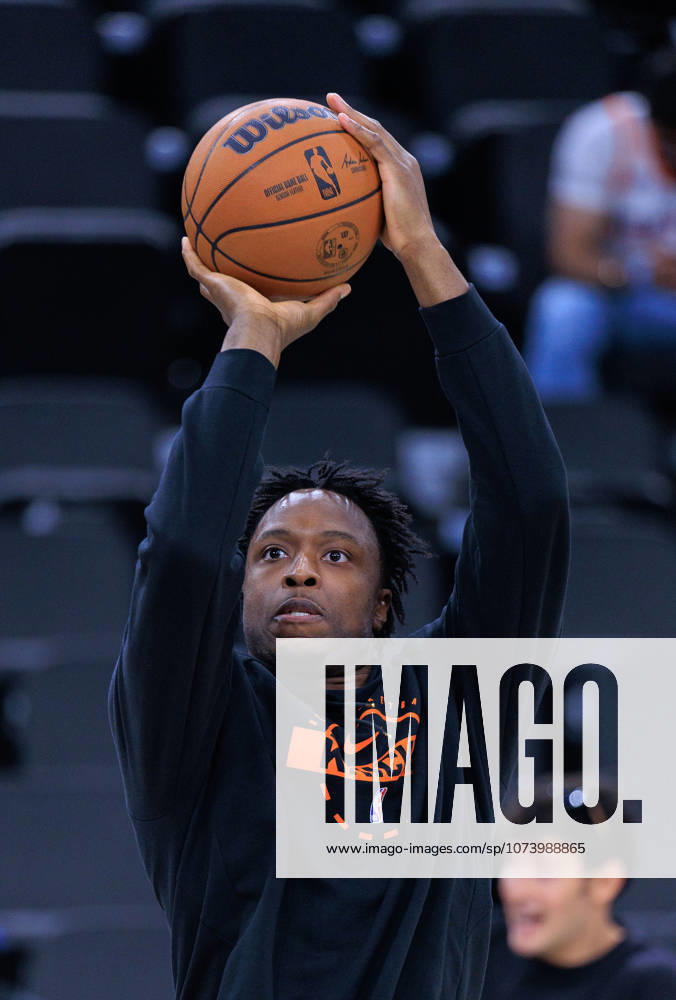 OG Anunoby 8 of the New York Knicks during warmups prior to a 2026 NBA, Basketball Herren, USA regular season game against the New York Knicks on Monday March 9, 2026 at Intuit Dome Arena in Inglewood, California. Clippers defeat Knicks, 126-118. JAVIER ROJAS PI Inglewood USA - ZUMAp124 20260309_zaa_p124_149