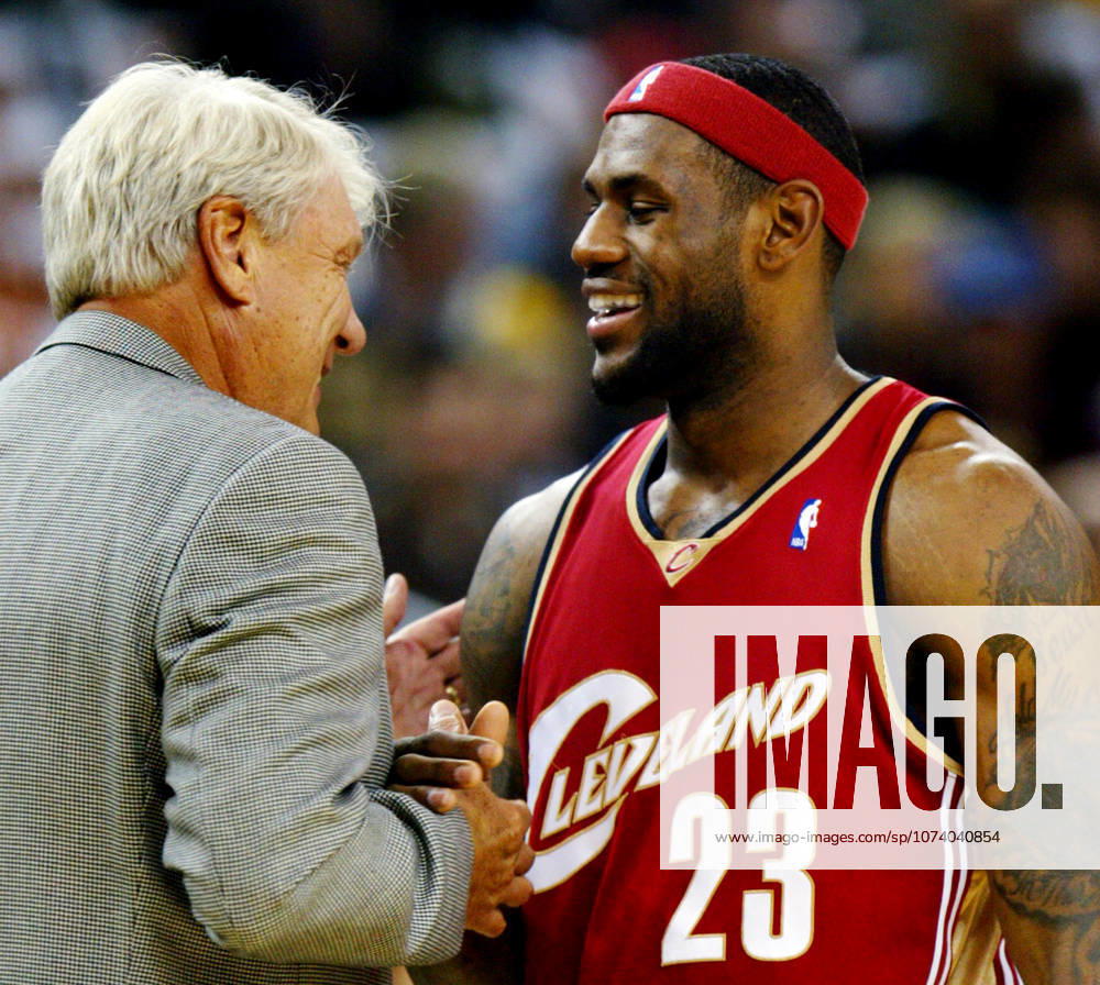 Golden State Warriors s head coach Don Nelson, left, and Cleveland Cavaliers LeBron James share a smile as they greet before the game at the Oracle Arena in Oakland, Calif., on Tuesday Nov. 6, 2007. (Ray Chavez The Oakland Tribune) OAKLAND CA USA