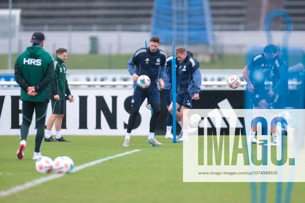 Soccer training of FC Schalke 04 Janik Bachmann FC Schalke 04 Gelsenkirchen training ground FC Schalke 04 NRW Germany xRHR PHOTO YYx
