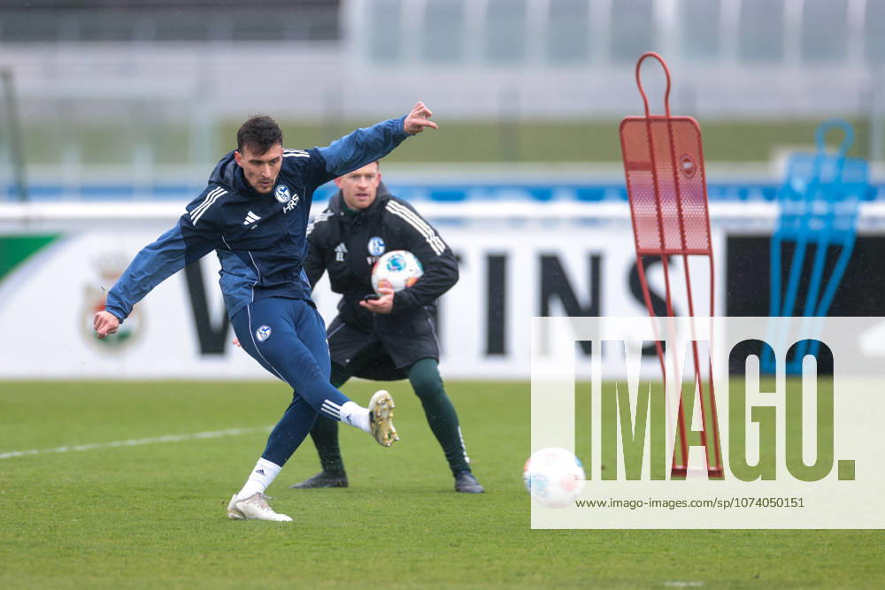 Soccer Training of FC Schalke 04 Dejan Ljubicic FC Schalke 04 Gelsenkirchen Training ground FC Schalke 04 NRW Germany xRHR PHOTO YYx