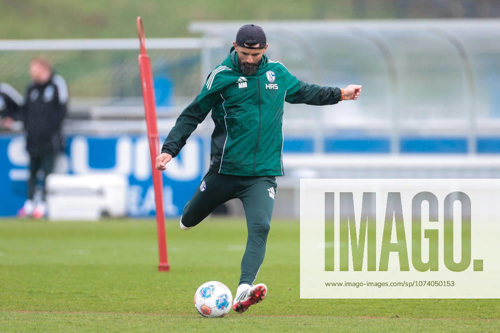 Soccer Training of FC Schalke 04 Coach Miron Muslic FC Schalke 04 Gelsenkirchen Training ground FC Schalke 04 NRW Germany xRHR PHOTO YYx