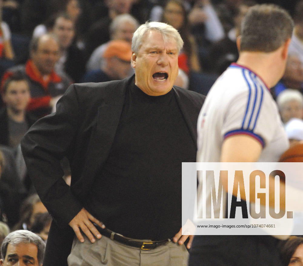 Golden State Warriors Head Coach Don Nelson barks at the referee in the 1st quarter of their game against the New York Knicks at Oracle Arena in Oakland Calif., Sunday, January 27, 2008. (Bob Larson Contra Costa Times ZUMA Press) Oakland CA USA