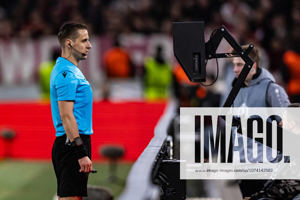 Donatas Rumsas seen during UEFA Europa League round of 16 game between teams of VFB Stuttgart and FC Porto (Grzegorz Wajda Ball Raw Images) Stuttgart Estadio de Balaidos Germany