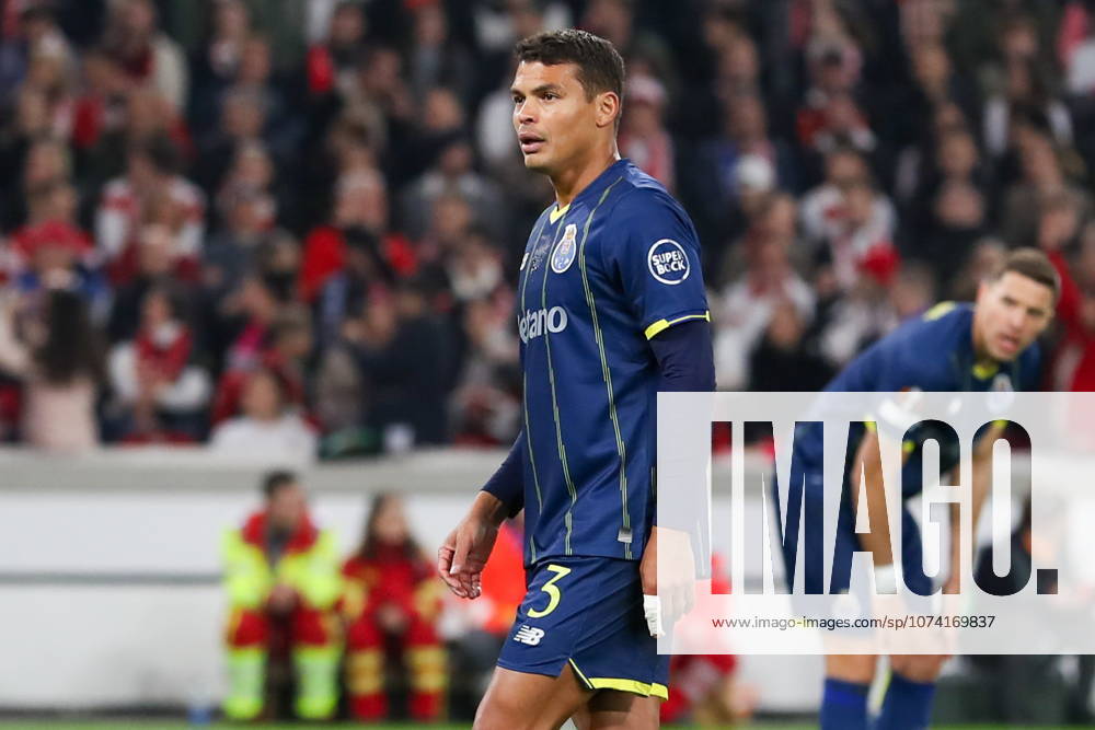 Stuttgart 12.03.2026. Pilka nozna Liga Europy UEFA sezon 2025 2026 runda 1 8 mecz: FVB Stuttgart - FC Porto --- Football UEFA Europa League season 2025 2026 round 1 8 match: FVB Stuttgart - FC Porto nz Thiago Silva Fot. Kacper Staniec NEWSPIX.PL --- newspix.pl