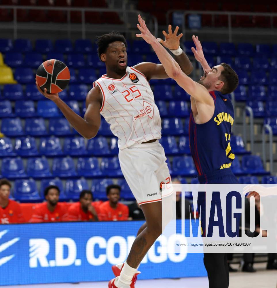 Barcelona Spain 13.03.2026 Tomas Satoransky ( FC Barcelona, Barca and Dan Oturu (Hapoel Ibi Tel Aviv) battle for the ball during the Basketball Euroleague match between FC Barcelona and Hapoel Ibi Tel Aviv at Palau Blaugrana on13 March 2026 in Barcelona. Basketball Euroleague: FC Barcelona 75-80 Hapoel Ibi Tel Aviv - ZUMAu50_ 20260313_zsp_u50_002