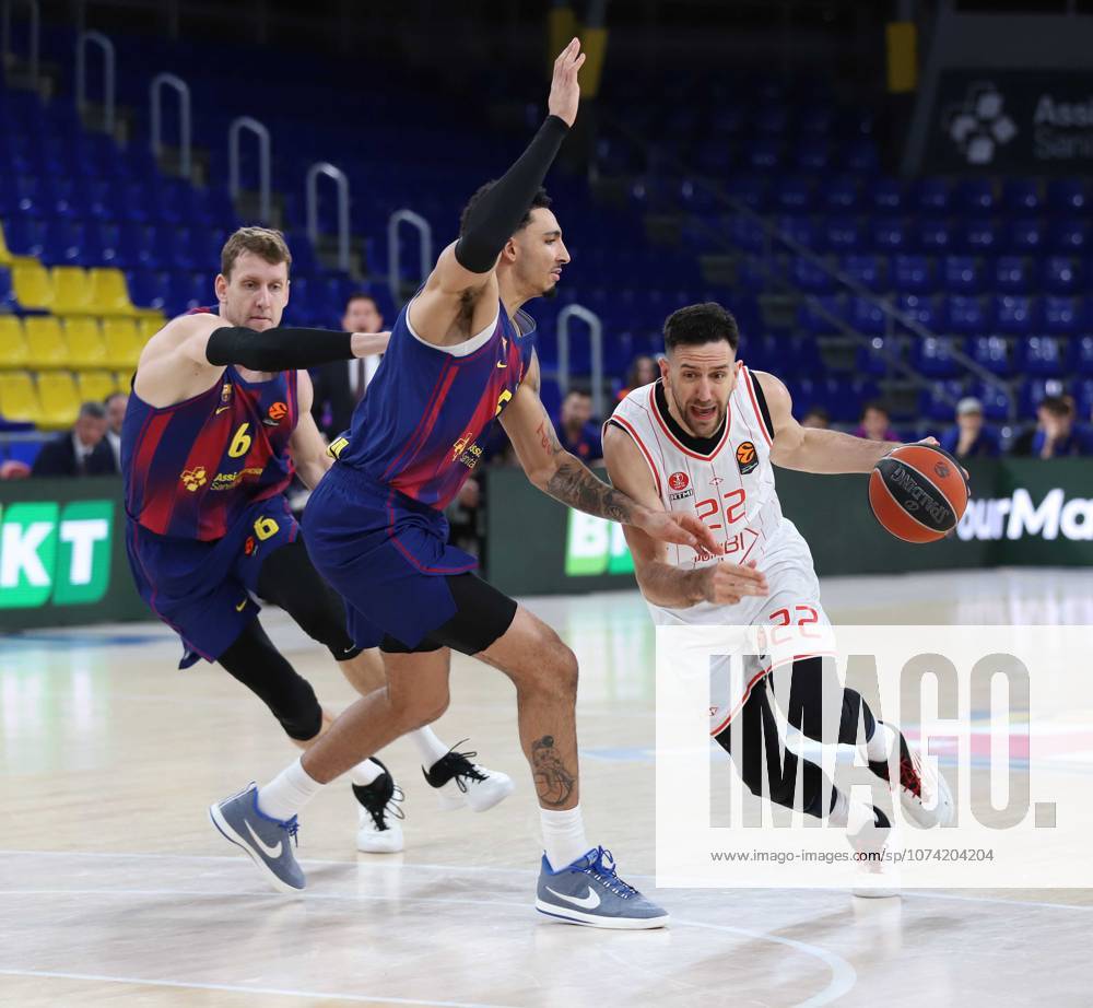 Barcelona Spain 13.03.2026 Miles Norris ( FC Barcelona, Barca and Vasilije Micic (Hapoel Ibi Tel Aviv) battle for the ball during the Basketball Euroleague match between FC Barcelona and Hapoel Ibi Tel Aviv at Palau Blaugrana on13 March 2026 in Barcelona. Basketball Euroleague: FC Barcelona 75-80 Hapoel Ibi Tel Aviv - ZUMAu50_ 20260313_zsp_u50_013