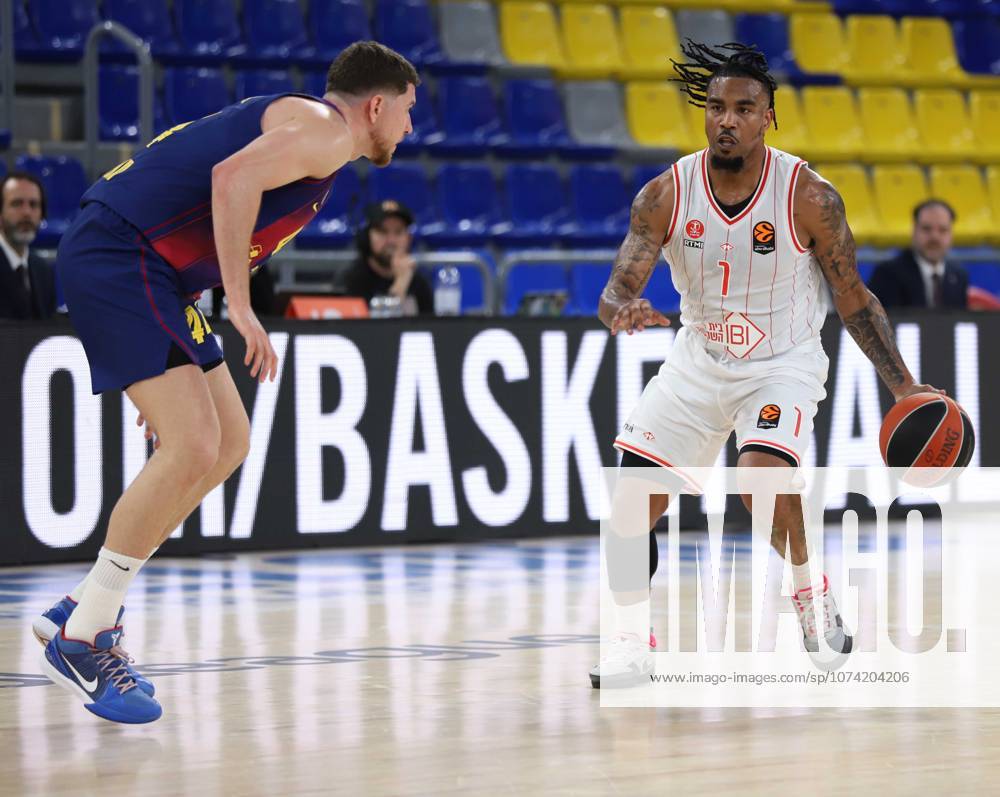 Barcelona Spain 13.03.2026 Joel Parra ( FC Barcelona, Barca and Chris Jones (Hapoel Ibi Tel Aviv) battle for the ball during the Basketball Euroleague match between FC Barcelona and Hapoel Ibi Tel Aviv at Palau Blaugrana on13 March 2026 in Barcelona. Basketball Euroleague: FC Barcelona 75-80 Hapoel Ibi Tel Aviv - ZUMAu50_ 20260313_zsp_u50_014