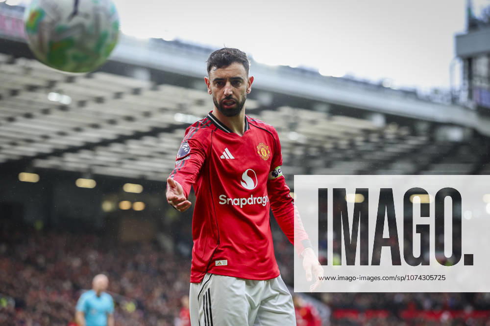 Manchester United, ManU v Aston Villa, Premier League Manchester United midfielder Bruno Fernandes (8) during the Manchester United v Aston Villa Premier League match at Old Trafford, Manchester, England on 15 March 2026 Credit: Phil Duncan Every Second Media Editorial use only. All images are copyright Every Second Media Limited. No images may be reproduced without prior permission. All rights reserved. Premier League and Football League images are subject to licensing agreements with Football DataCo Limited. see https: www.football-dataco.com