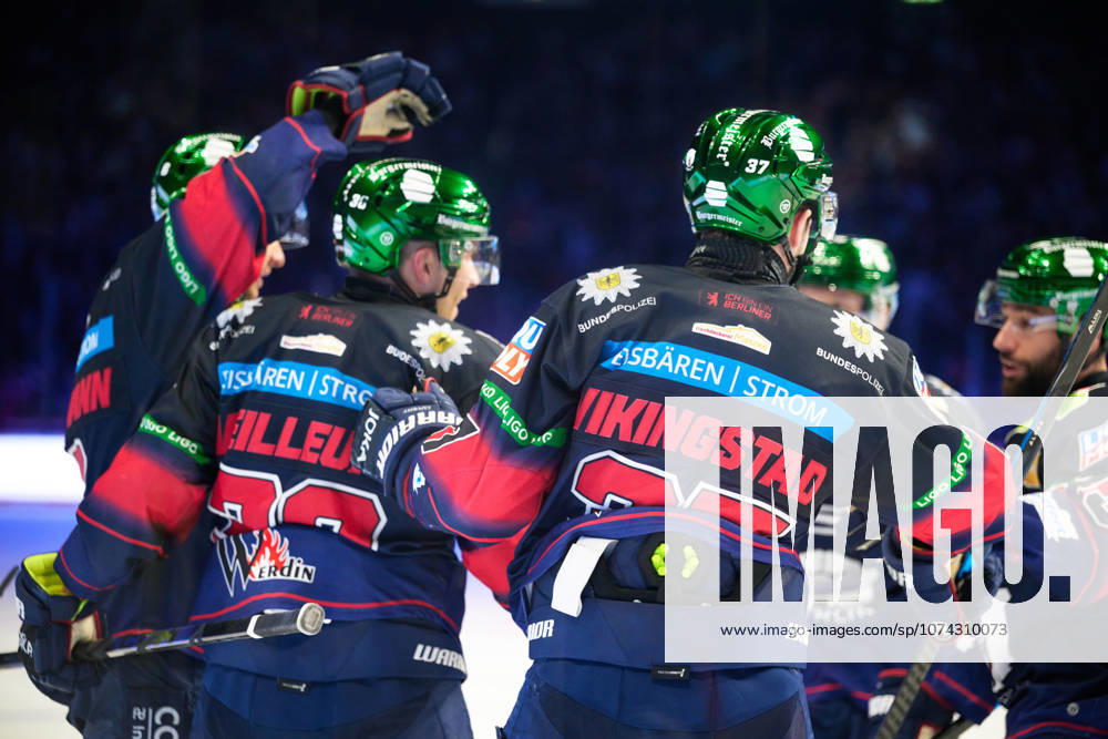 Eisbaeren Berlin jubilate over victory, GER, Eisbaeren Berlin vs EHC Red Bull Muenchen, Ice Hockey Men, German Ice Hockey League, DEL, Season 2025 2026, 52 Matchday, 15 03 2026 GER, Eisbaeren Berlin vs EHC Red Bull Muenchen, Ice Hockey Men, German Ice Hockey League, DEL, Season 2025 2026, 52 Matchday, 15 03 2026 Berlin