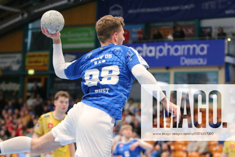 Handball Men 2025 2026 2 Handball Bundesliga 24 Matchday Dessau Roßlauer HV 06 HSG Krefeld Niederrhein Anhalt Arena Dessau Yannick Marcos Pust Dessau, 98, blue on a goal throw Dessau Roßlau Sachsen Anhalt Germany