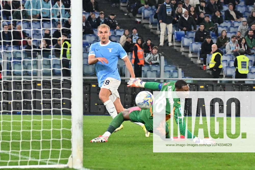 Foto IPP Felice De Martino Roma 15 03 2026 Calcio Campionato serie A 2025-2026 Lazio - Milan Nella foto: Gol di Gustav Isaksen Italy Photo Press World Copyright Roma italy Italia ITALY