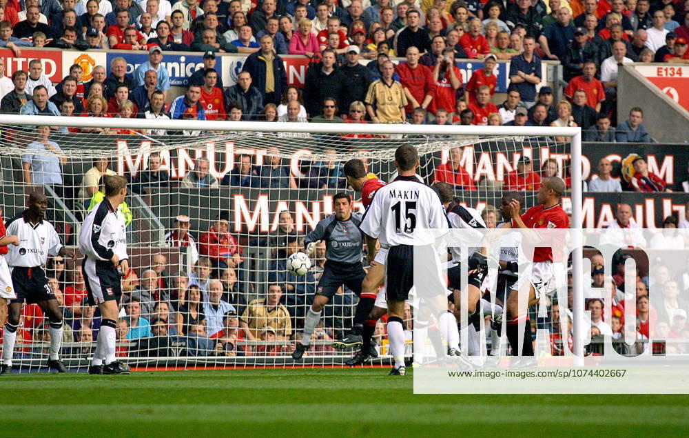 Manchester United, ManU V Ipswich Town, Premier League Ronnie Johnsen of Manchester United scores opening goal during the Premier League match between Manchester United and Ipswich Town at Old Trafford on September 22, 2001 in Manchester, England . Manchester Old Trafford England United Kingdom