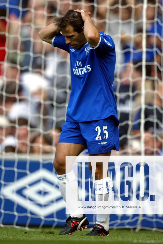 Chelsea V Arsenal, Premier League Gianfranco Zola of Chelsea looks dejected during the Premier League match between Chelsea and Arsenal at Stamford Bridge on September 1, 2002 in London, England. London Stamford Bridge England United Kingdom