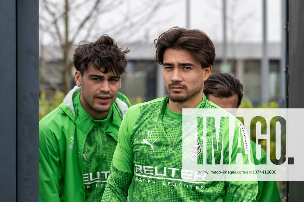 Giovanni Reyna Borussia Moenchengladbach, 13 and Jens Castrop Borussia Moenchengladbach, 17 come on the pitch Public training Borussia Moenchengladbach on the training ground at Borussia Park, 1 Bundesliga, Football, Season 2025 2026, 17 03 2026 Training Borussia Moenchengladbach, 1 Bundesliga, Season 2025 2026, 17 03 2026 Moenchengladbach