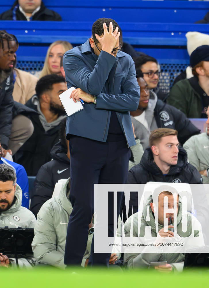 Chelsea v Paris Saint-Germain - Champions League - Stamford Bridge. Chelsea v Paris Saint-Germain - Champions League - Stamford Bridge. Chelsea Manager Liam Rosenior. Picture : Mark Pain London England