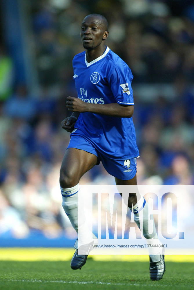 Chelsea V Tottenham Hotspur, Premier League Claude Makelele of Chelsea running during the Premier League match between Chelsea and Tottenham Hotspur at Stamford Bridge on September 13, 2003 in London, England. London Stamford Bridge England United Kingdom