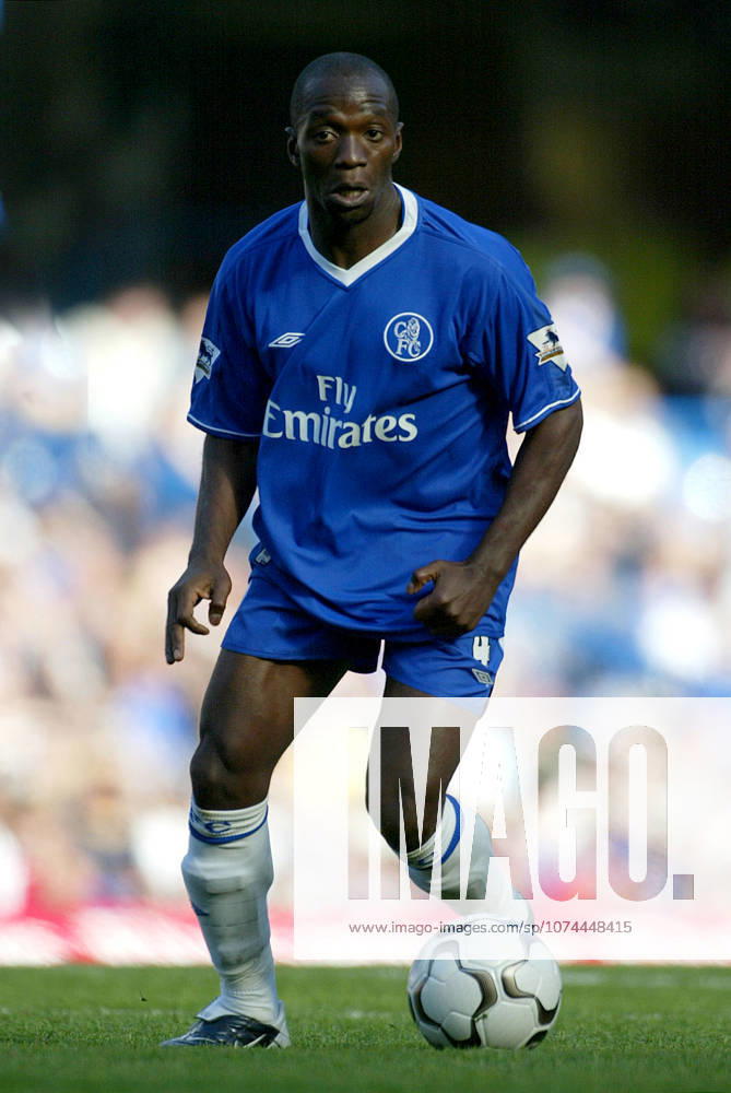 Chelsea V Tottenham Hotspur, Premier League Claude Makelele of Chelsea on the ball during the Premier League match between Chelsea and Tottenham Hotspur at Stamford Bridge on September 13, 2003 in London, England. London Stamford Bridge England United Kingdom