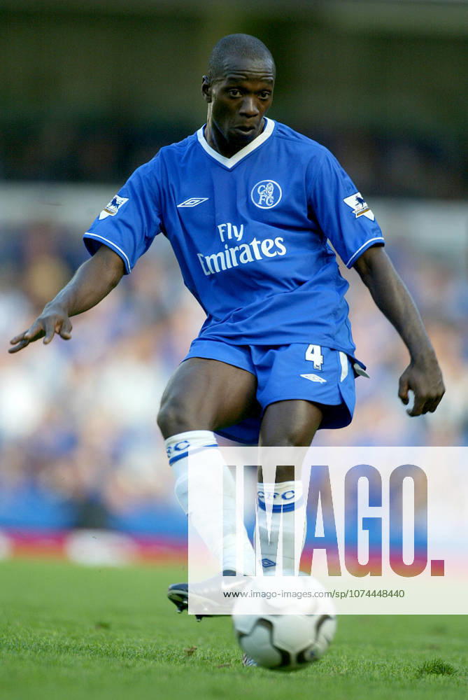 Chelsea V Tottenham Hotspur, Premier League Claude Makelele of Chelsea kicking during the Premier League match between Chelsea and Tottenham Hotspur at Stamford Bridge on September 13, 2003 in London, England. London Stamford Bridge England United Kingdom