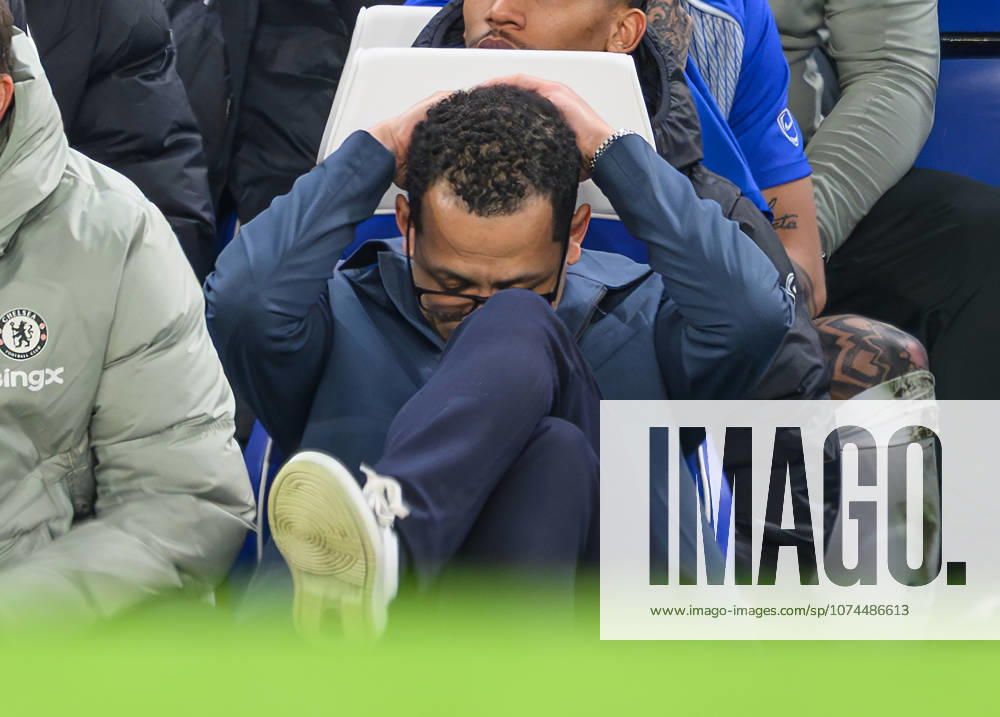 Chelsea v Paris Saint-Germain - Champions League - Stamford Bridge. Chelsea v Paris Saint-Germain - Champions League - Stamford Bridge. Chelsea Manager Liam Rosenior. Picture : Mark Pain London England