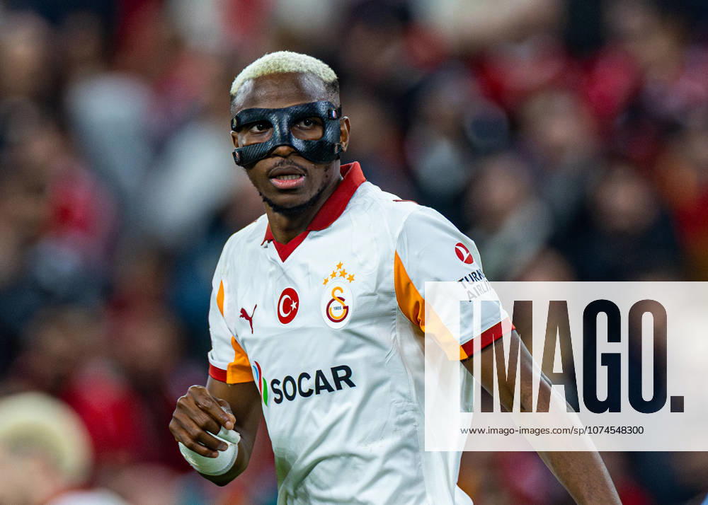 Football - UEFA Champions League - Round of 16 - 2nd Leg - Liverpool FC v Galatasaray A.Åž. LIVERPOOL, ENGLAND - Wednesday, March 18, 2026: Galatasaray s Victor Osimhen, wearing a protective face mask, during the UEFA Champions League Round of 16 2nd Leg match between Liverpool FC and Galatasaray A.Åž. at Anfield. Liverpool won 4-0 (4-1 on aggregate). (Photo by David Rawcliffe Propaganda) LIVERPOOL Anfield MERSEYSIDE ENGLAND
