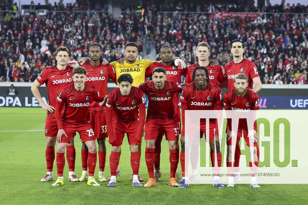 Team photo, long shot, team photo, SC Freiburg , Germany, Football, UEFA Europa League, Round of 16, 2025 2026, SC Freiburg vs KRC Genk, 19 03 2026, Freiburg im Breisgau Europa Park Stadium Germany
