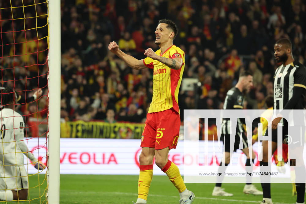 Joie de Florian SOTOCA (RC Lens) suite au but de Florian THAUVIN (RC Lens) lors du match RC Lens vs Angers SCO, Ligue 1 J27, stade Bollaert-Delelis, le 20 mars 2026 - photo Laurent Sanson PsnewZ