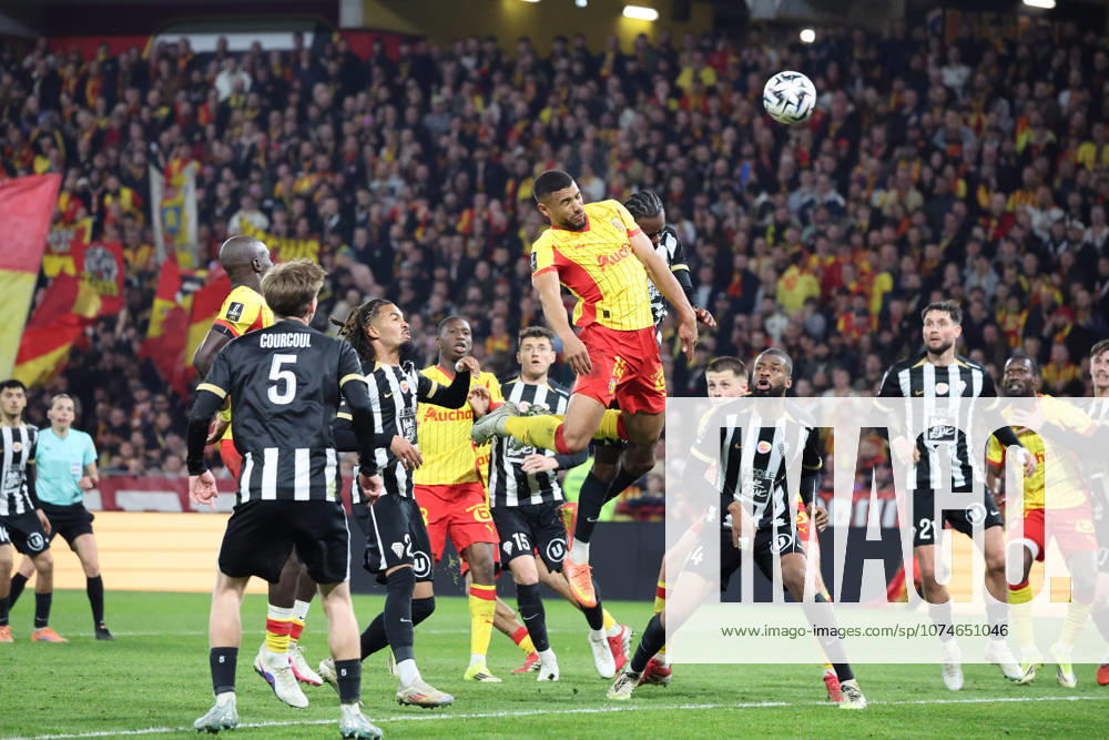 Cornet et tête de Matthieu UDOL (RC Lens) lors du match RC Lens vs Angers SCO, Ligue 1 J27, stade Bollaert-Delelis, le 20 mars 2026 - photo Laurent Sanson PsnewZ