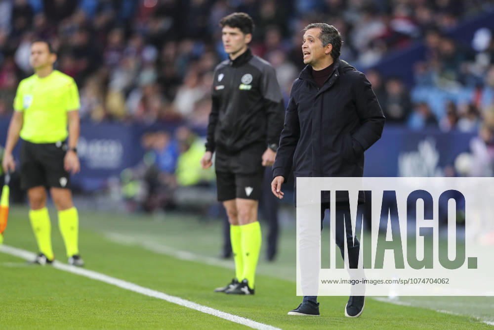 Luis Castro, head coach of Levante UD, gestures during the Spanish league, LaLiga EA Sports, football match played between Levante UD and Real Oviedo at Ciutat de Valencia stadium on March 21, 2026, in Valencia, Spain. Valencia SPAIN - ZUMAa181 20260321_zaa_a181_188