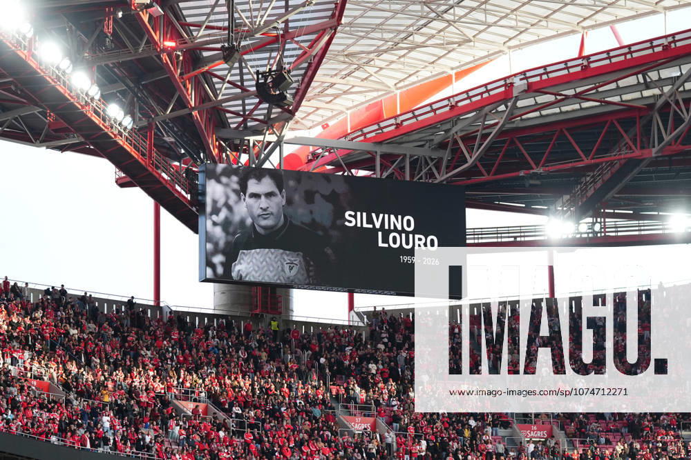 Liga Portugal Betclic - SL Benfica v Vitoria SC Homenagem a Silvino Louro antes da partida entre o SL Benfica e o Vitoria SC, a contar para a Liga Portugal Betclic no Estadio do Lisboa e Benfica - Marco 21, 2025 - Lisboa, Portugal. (Foto: Joao Alvarinhas - Avant Sports) Lisboa Estadio do Sport Lisboa e Benfica Portugal