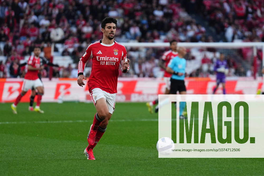 Liga Portugal Betclic - SL Benfica v Vitoria SC Tomas Araujo do SL Benfica durante a partida entre o SL Benfica e o Vitoria SC, a contar para a Liga Portugal Betclic no Estadio do Lisboa e Benfica - Marco 21, 2025 - Lisboa, Portugal. (Foto: Joao Alvarinhas - Avant Sports) Lisboa Estadio do Sport Lisboa e Benfica Portugal