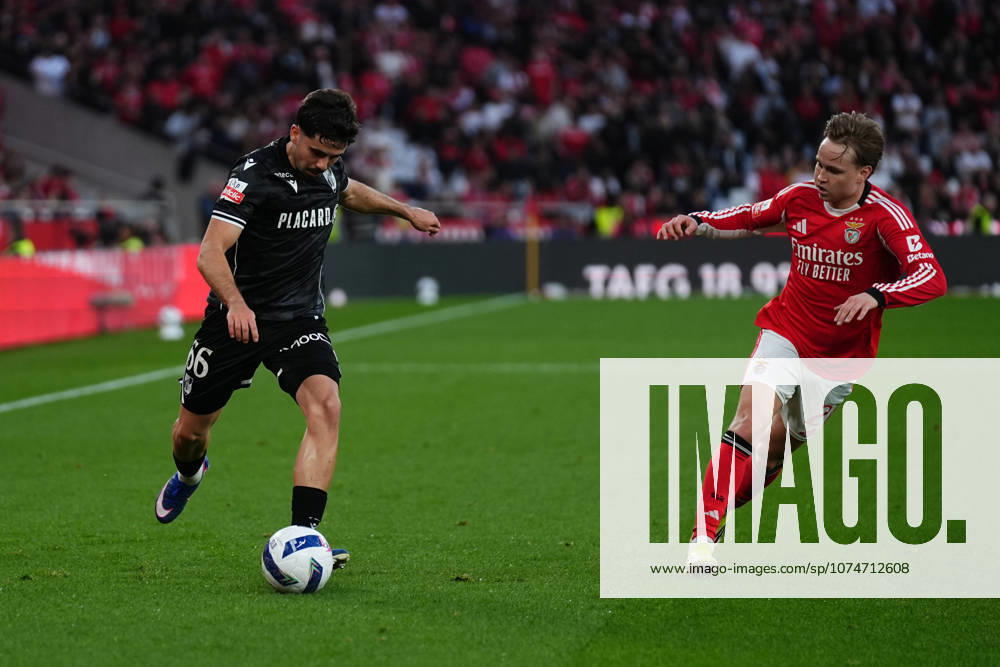 Liga Portugal Betclic - SL Benfica v Vitoria SC Tony Strata do Vitoria SC durante a partida entre o SL Benfica e o Vitoria SC, a contar para a Liga Portugal Betclic no Estadio do Lisboa e Benfica - Marco 21, 2025 - Lisboa, Portugal. (Foto: Joao Alvarinhas - Avant Sports) Lisboa Estadio do Sport Lisboa e Benfica Portugal